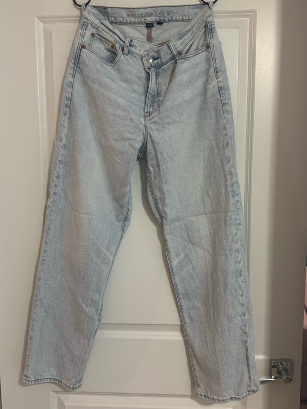 American Eagle Light Wash Straight Leg Jeans Size 8 Short Rigid Denim